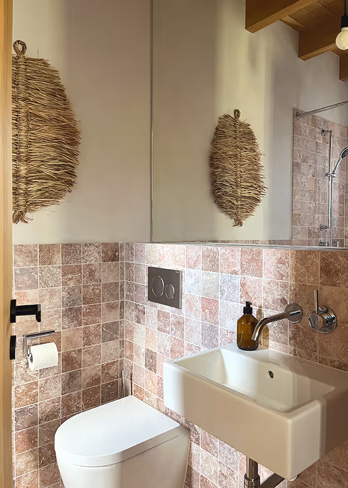 Bathroom detail